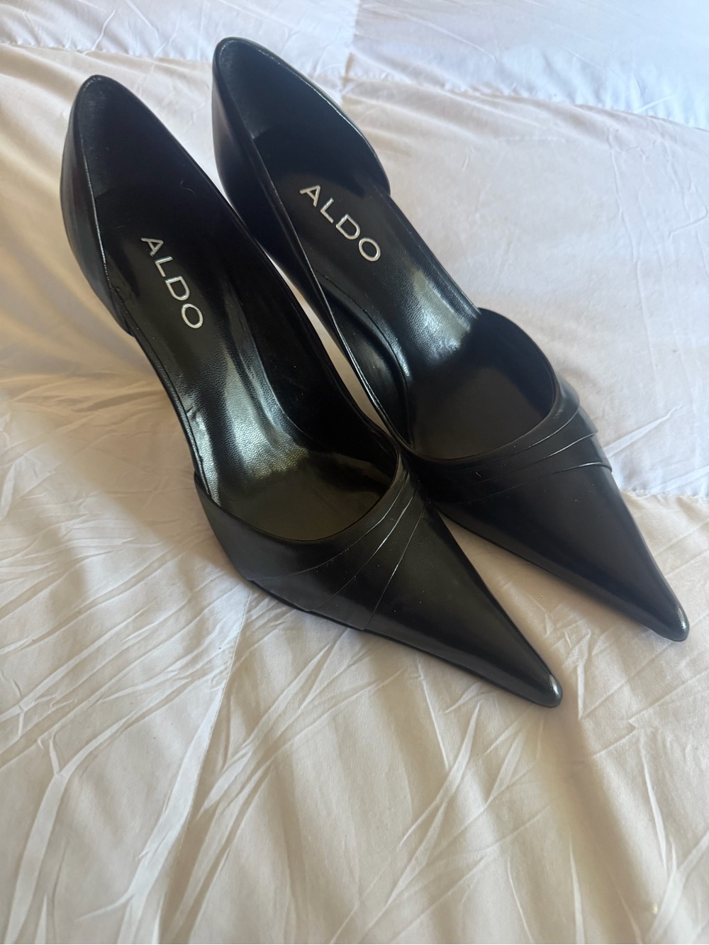 NWT ALDO Black Leather Pointed Toe Pumps